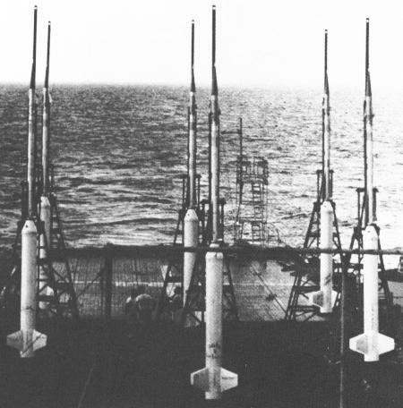 6 Raketen vom Typ Nike-Asp auf einem Schiff der US Navy